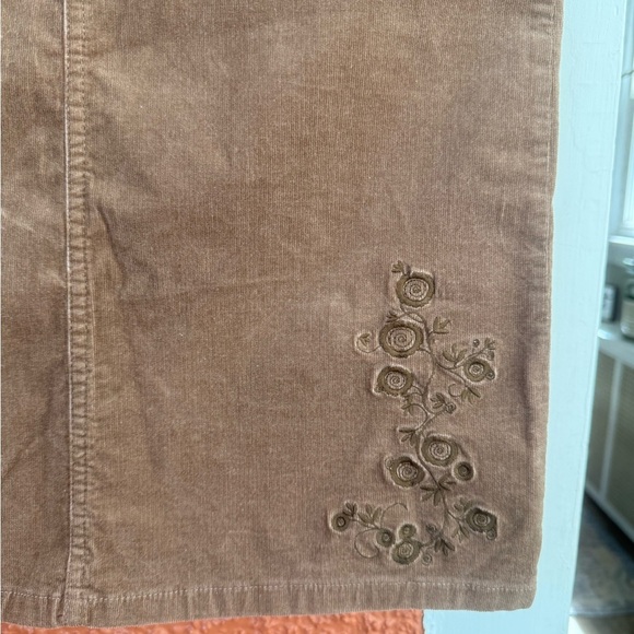 Tommy Hilfiger Corduroy Mini Skirt Belted Brown with Floral Design Size 2 Y2K - Picture 2 of 10